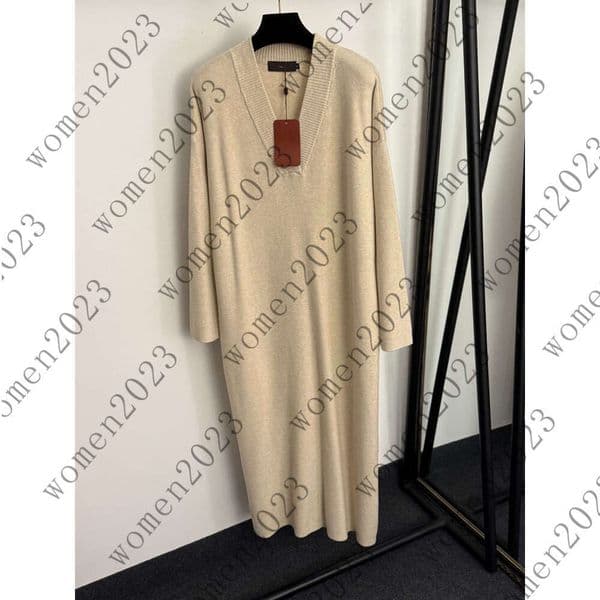 Mature Women's Long Autumn Dress Designer V-neck Autumn Winter Inner Wear Long Sleeve Loose Slimming Suitable for Various Occasions Designed for Women
