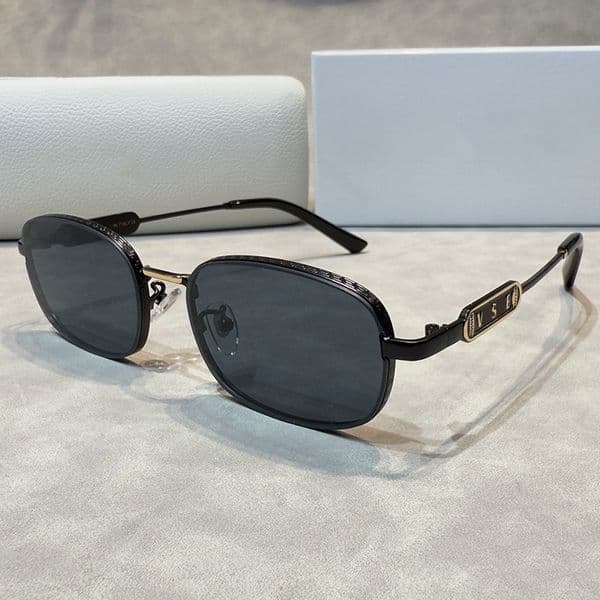 High quality 2026 classic for designer women men Fashion sunglasses glasses UV protection sunglass Beach vacation Casual eyeglasses gift