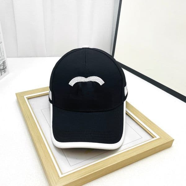 Designer Baseball Cap Womens And Mens Ball Caps Embroidery Letter Casquette Sun Protection Outdoor Sport Couple Bonnet For Spring And Summer Travel Q260514