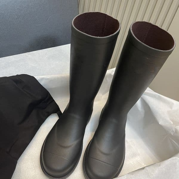 2026 Luxury Designers Rain Boots Women Black Beige Vintage Platform Shoes Rubber Rainboots Fashion Boot Stylish Olive Green Footwear Bottes De Pluie Rainy Day Style