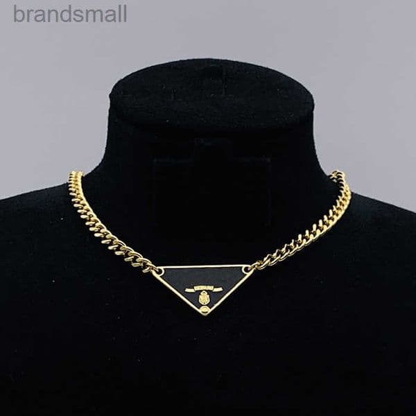 Designer Classic Stainless Steel Jewellery Luxury Designer Mens Hip Hop Necklace Womens Inverted Triangle Necklace