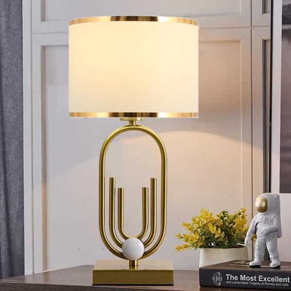 Table Lamp Bedroom Bedside Lamp Nordic Light Luxury Modern Bedroom Living Room Study Romantic Warm Decoration Desk Lamp Z250211