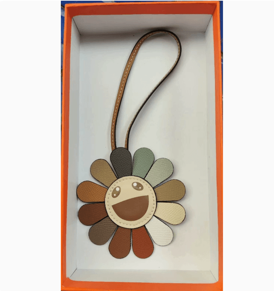 Chic Designer Lambskin Saddle Pendant Authentic Leather Accessory for Keys Bags and Automobiles