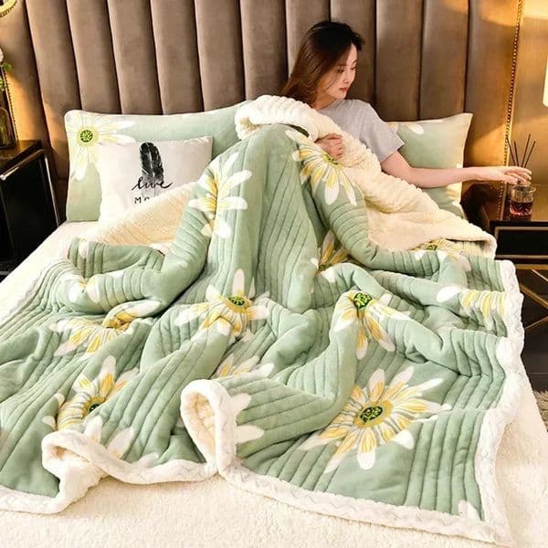 Synthetic Lambs Wool Autumn Winter Warm Blankets for Bed 3 Layers Thicken Milk Velvet Blanket Warmth Fluffy Weighted Blanket 250212
