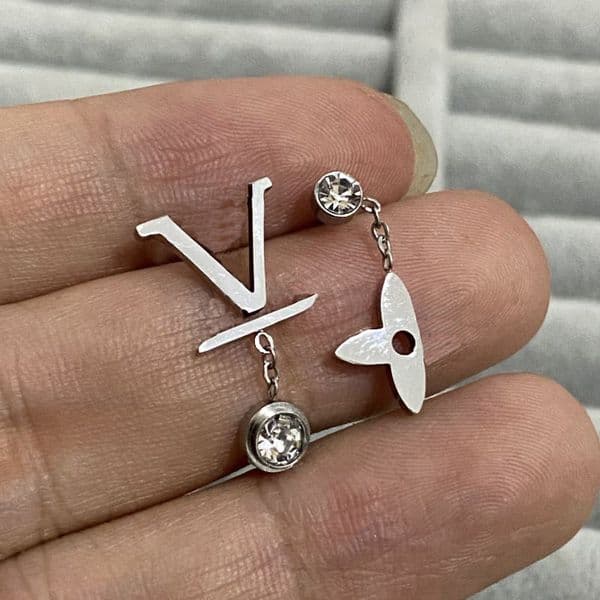 Luxury Women Fashion Earrings Designer Simple Letter Studs Elegant Style Top Quality Engagement Earring For Lady Wholesale
