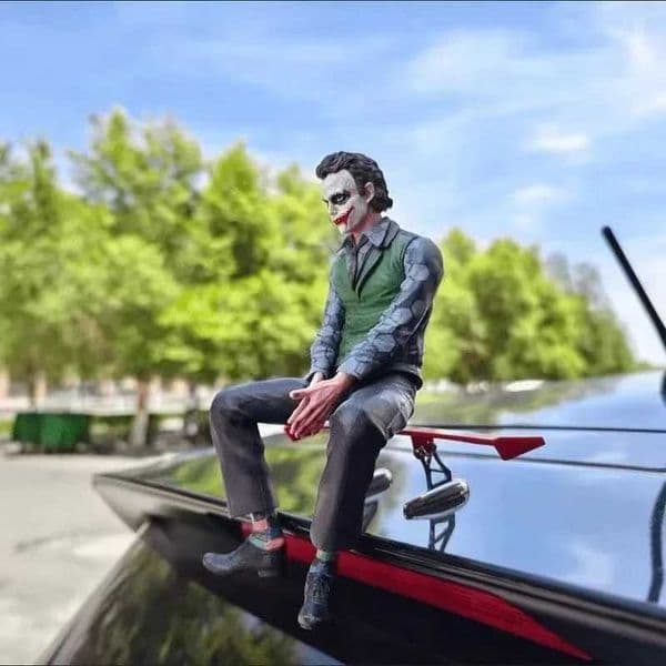 Roof Decoration Joker Heath Ledger Sitting Posture Figures Car Doll Tail And Roof Pendant Model Statue Collectable Toys W250214
