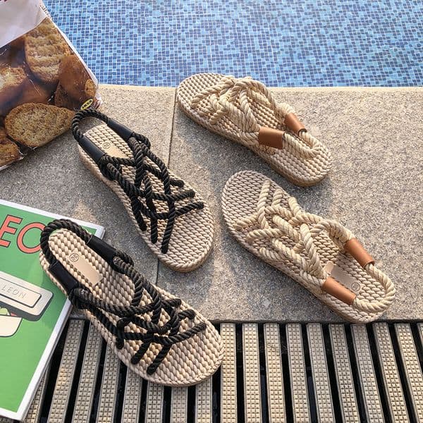 2025 hot free shipping designer for womens flat sandals black beige Summer new seaside woven slippers