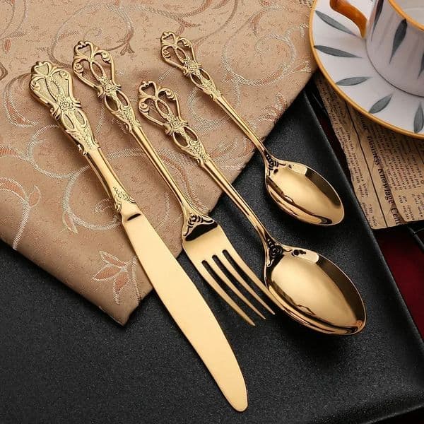 4pcs Gold Stainless Steel Cutlery Set Royal European Spoon Fork and Steak Knife Retro Hollow Dinnerware Tableware 250214