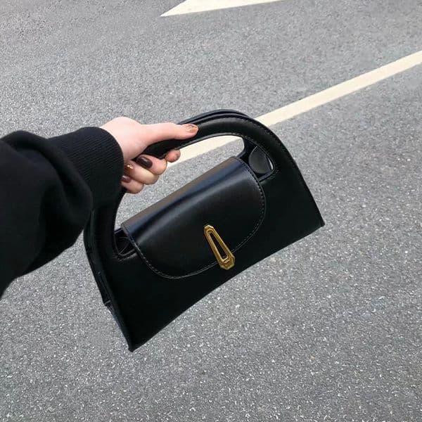 Chic Black Retro Style Tote with Adjustable Strap for Everyday Use