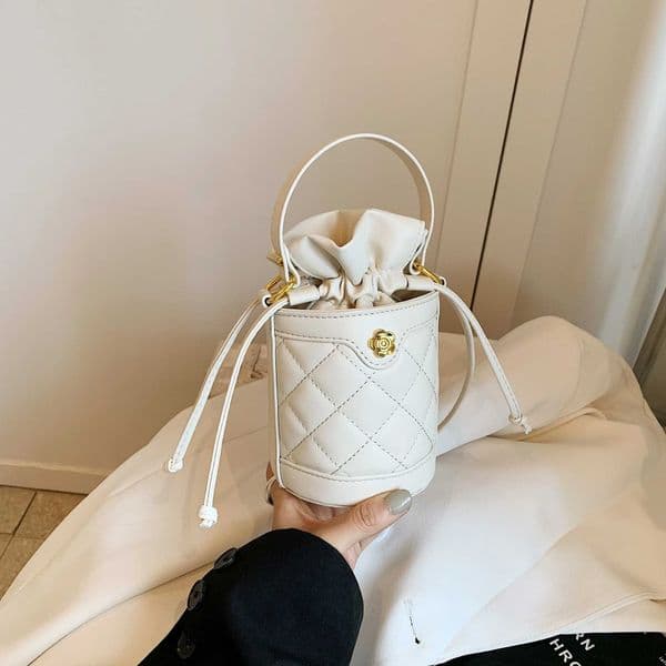 Designer Advanced Lingge Womens Bag 2024 New Small perfume Style Handheld Bucket Bag Fashion One Shoulder Cross Body Bag Y251124