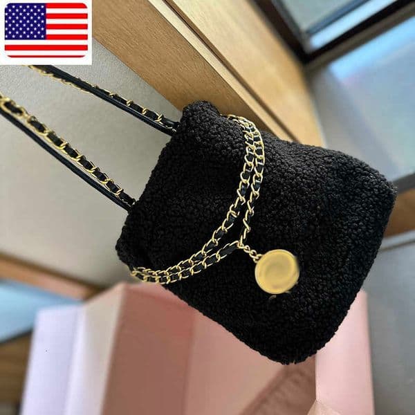 2025 Designer Bag Shoulder Bags 24ss Mini Woolen Garbage Bag 22 Designer Womens Shoulder Sacoche Lamb Wool Gold Hardware Metal Letter Luxury Tote Coin Matelasse Chai