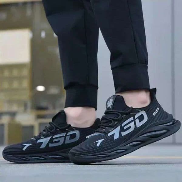 Men's Casual Lightweight Mesh Sports Shoes Summer New Designer Breathable Cool Running Shoes Fashionable Soft Sole Comfortable Anti Slip Men's Sports Shoes