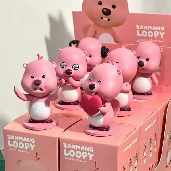 Internet celebrity trend playing with Ruby blind box toys cute beaver figurine models around handmade car decorations Z250225