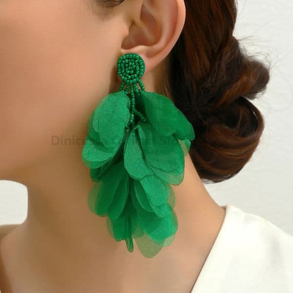 Charm Flower Petals Elegant Beaded Charm Decor Piercing Dangle Earrings For Women Trend Wedding Party Jewelry Gift 250225