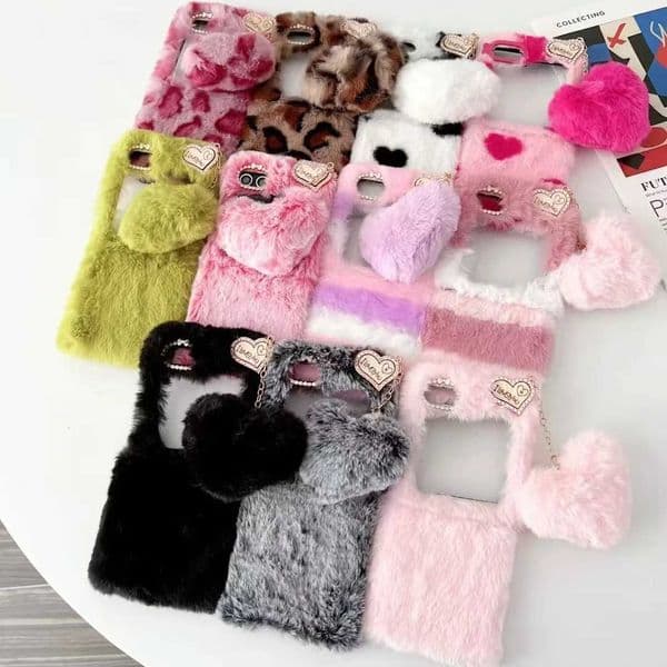 For Galaxy Z Flip 6 5 4 3 5G F7110 Luxury Unique Plush Diamond Heart Wrist Soft Fur Puff Wrist Strap Phone Case Cover Z250227