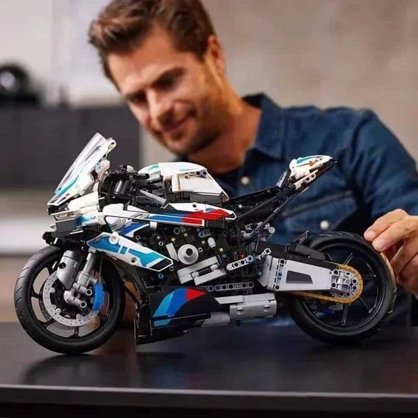 2026 New Build Block Set 42130 MOC Technical Racing Motorcycle Building Blocks 1920Pcs Advanced Engineering Model Kit For Adts Brick DIY Toy Birthday