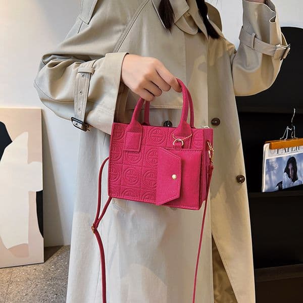 Free Shipping Designer Bag Small Fresh And Stylish Solid Color Handbag 2024 New Style This Year's Popular Embossed Felt Cloth Crossbody Bag
