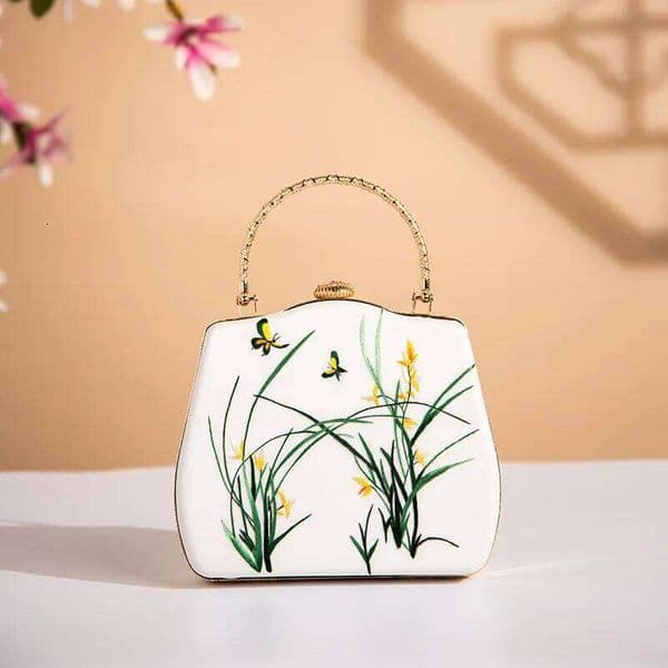 Cap Brand Chinese Classical Beauty Retro Suzhou Embroidered Butterfly Flower Pattern Silky Fabric Ivory White Women's Hinge-Type Flip Lock Hard Handle Handbag