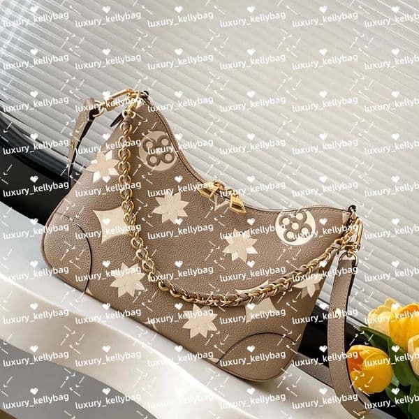 Designer Bag Luxury Bag Shoulder Bag Luxury Horn Shaped Purse with Metal Chain adjustable shoulder strap Stylish and Compact for Street Style Travel Looks