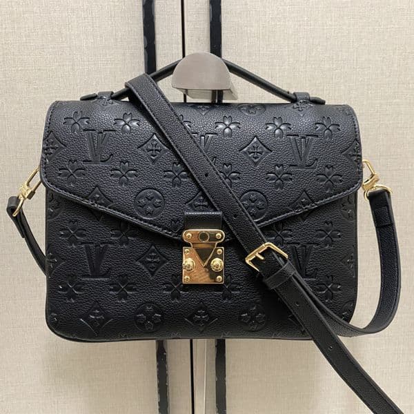 Designer Fashion Shoulder Bag High Quality Leather Women's Flap Tote Bag Fashion Versatile Commuter Letter Printed Black Crossbody Baguette bag