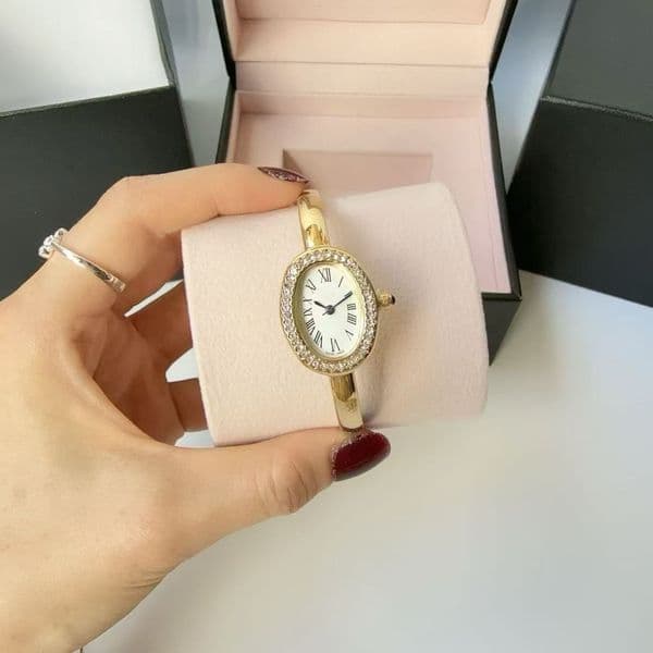 2026 New The Latest Classic Fashionable Women's Wristwatchthe Border Set With Dias. Is A Perfect Combination Of Bracelet And Watch. Free Tra
