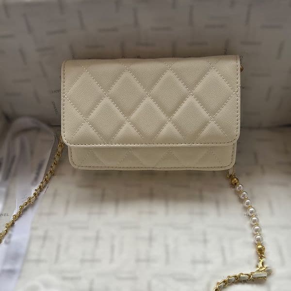 Designer Shoulder Bag Leather Handbag Half Moon Makeup Bag Luxury High Quality Genuine Leather Cowhide Gold Pearl Chain Cross Body Bags Women Designer Bag Crossbody