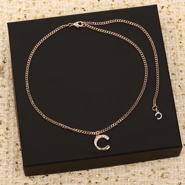 2026 Luxury quality charm pendant necklace with diamond in 18k gold plated have stamp box Simple design PS6785A