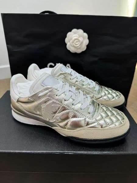 2025 Luxury Silver Sneakers Laminated Calfskin Trainers Diamond Grid Casual Shoes Ladies German Training Shoes Sports Shoe 35-41