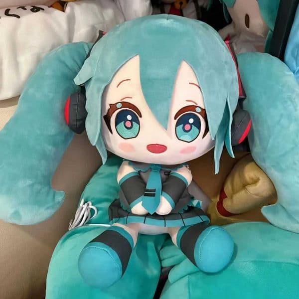 2026 New 32Cm New Fufu Plush Doll Cute Kawaii Cartoon Anime Girl Shake Scallions Childrens Gift Kids Toy T250617 Toy