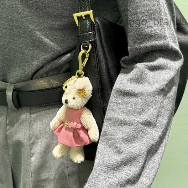 Designer Keychain Triangle Designer Luxury Brands Kawaii Bear Keychains Cartoon Charm Cute Toy Doll Car Keyring for Women Bag Ornaments Jewellery gift