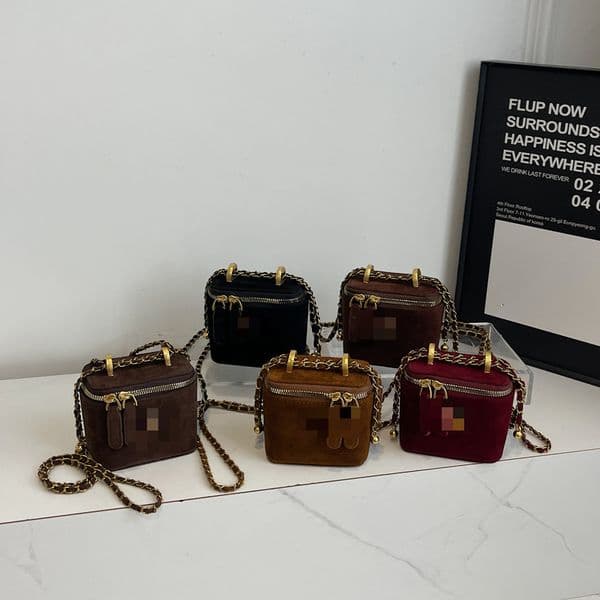 Mini Bucket Bag for Women Vintage New Design Matte Chain Shoulder Bag for Autumn and Winter Casual Wallet Pouch
