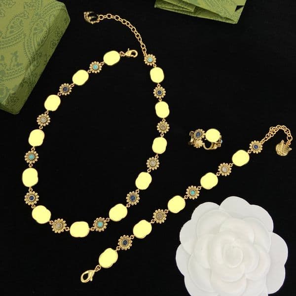 Designer necklace Women's Luxury 18K Gold-Plating Letter Pendant Necklace designer Fashionable charm Jewelry