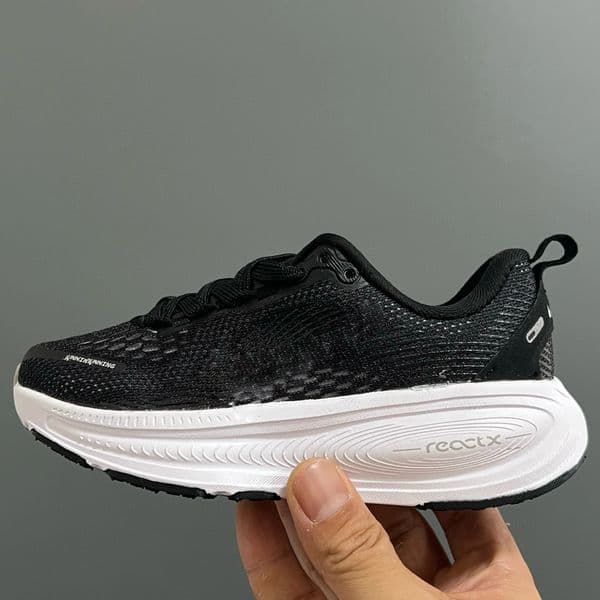 Shoes Vomero18 Running Triple Black Little Kids Cool Grey brown beige sail Green Toddler kids trainers Outdoor Sneakers Z260602
