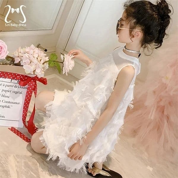Summer girls dresses are a very elegant party trend. Feather princess evening dresses are suitable for young childrens clothing aged 3 to 13 250318