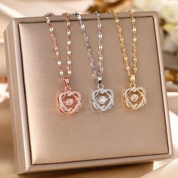 Double Heart Smart Titanium Steel for Women, Non-Fading, Hypoallergenic, Elegant and Simple Collarbone Chain Necklace Jewelry