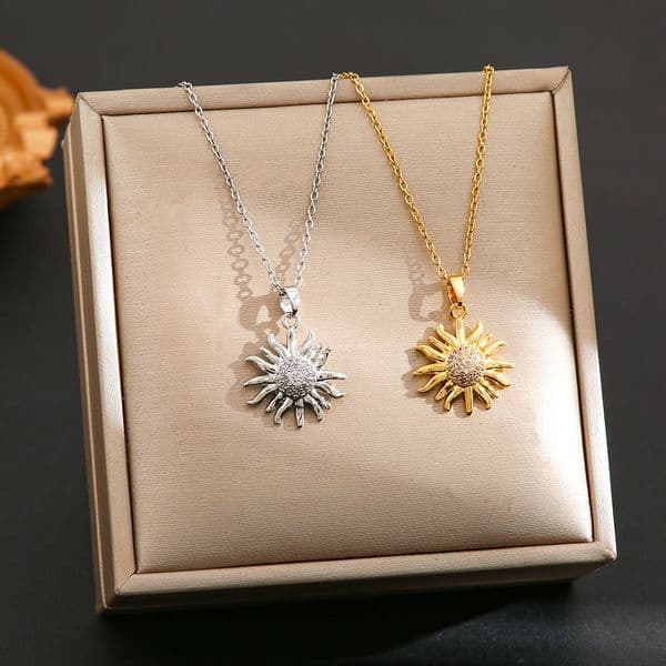 Necklace for Women Suower Light Elegant Gorgeous Full Dia Versatile Collarbone Titanium Steel Chain