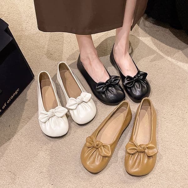 Chic Casual Female Shoe Design Cushioned Insole Walking Flats Perfect for Office Settings