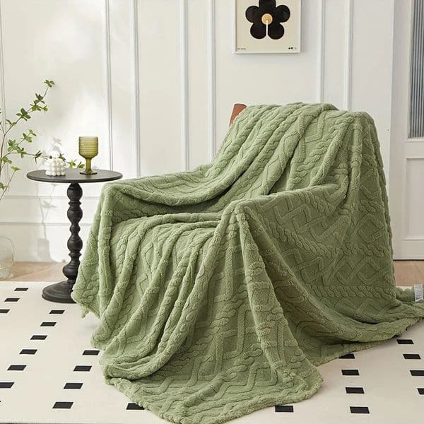 Coral Fleece Jacquard Soft Warm Fluffy and Comfortable Single Blanket Green Machine Washable 250930BANJIA