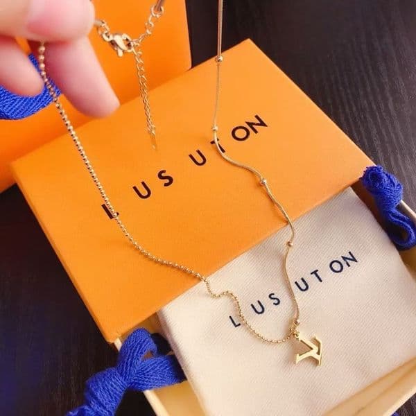 2025 Luxury New Neckles Designer Neckle Classic Brand 18K Gold Plated Jewelry Designed For Women Love Gift Charm Neckle L260603KRWG