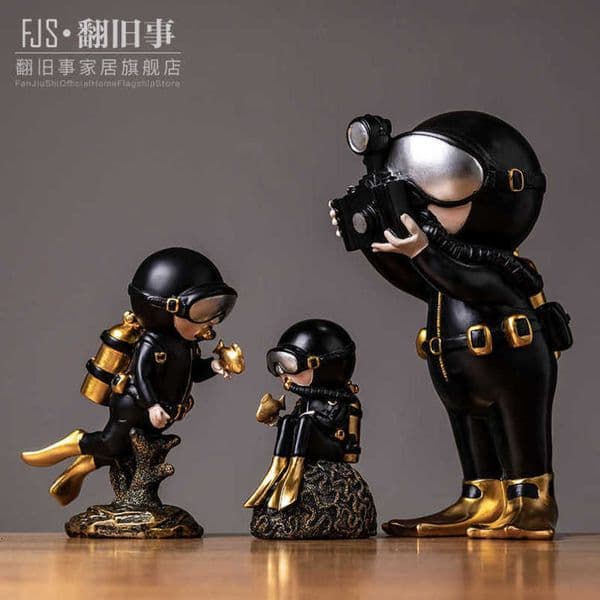 Korean Creative Black resin diver Figurines Craft Decorative Ornaments Home Living Room desktop Decoration Accessories gift desk 210607