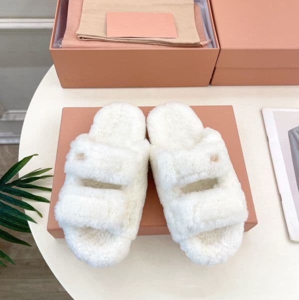 Designer Furry Slides For Women's Winter Warm Letters Wool Suede Slippers Shearling Lined Flat Slides for 2025 Autumn Winter Indoor Wool Slpper boot Size 35-40
