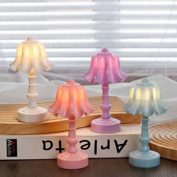 New Creative Table Lamp Retro Photography Prop Bedroom Desk Lamp Warm Light Desktop Ornaments Flower Shape Night Light W251007