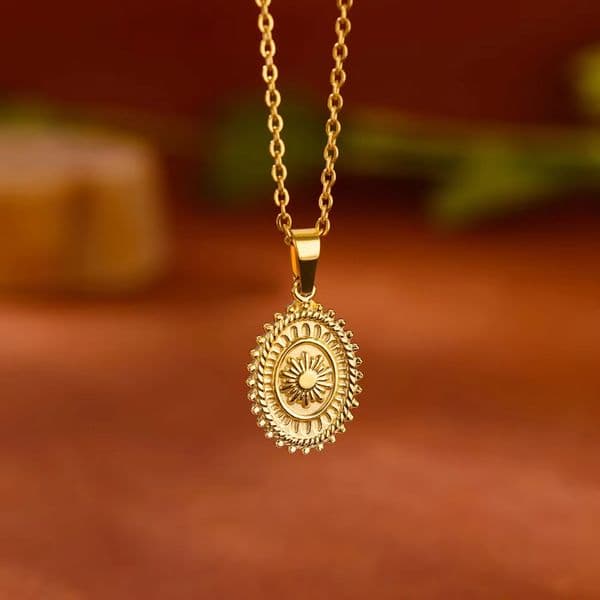 gold Stainless Steel Small Sun Geometric Necklace for Women Exquisite Pendant Niche Design Sense High-end Accessories