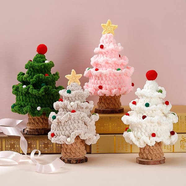 Handmade Woolen Yarn Christmas Tree Stylish Holiday Decoration Craftsmanship Wool Christmas Ornaments Hand-Knit Winter Decorative Accents
