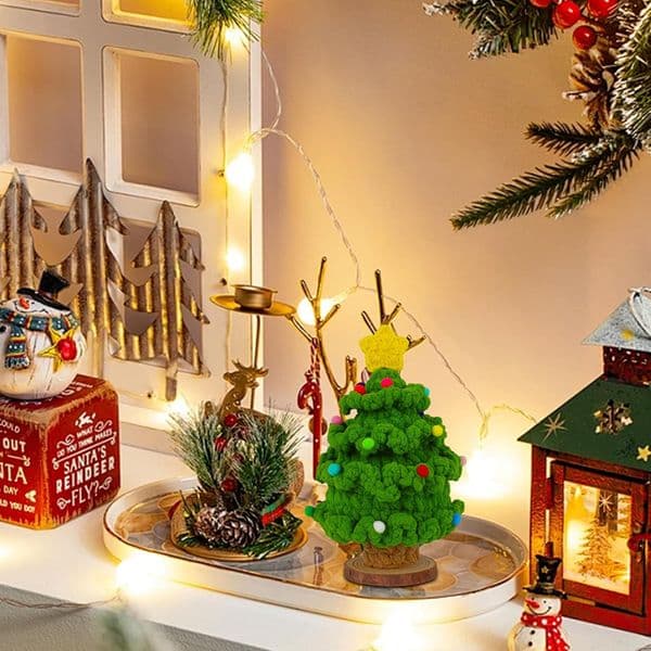 Finished Christmas Tree: Pure Handmade Wool-Knitted Christmas Gift Decoration, Festive Creative Gift Ornament, Suitable for Store, Holiday, Home and Office Decoration