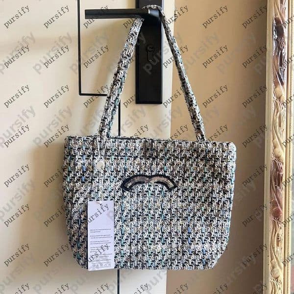 Vintage sequin handbag womens casual versatile shoulder bag fashionable large capacity commuting tote bags Autumn Winter Printed Woolen handbags CSD2510091