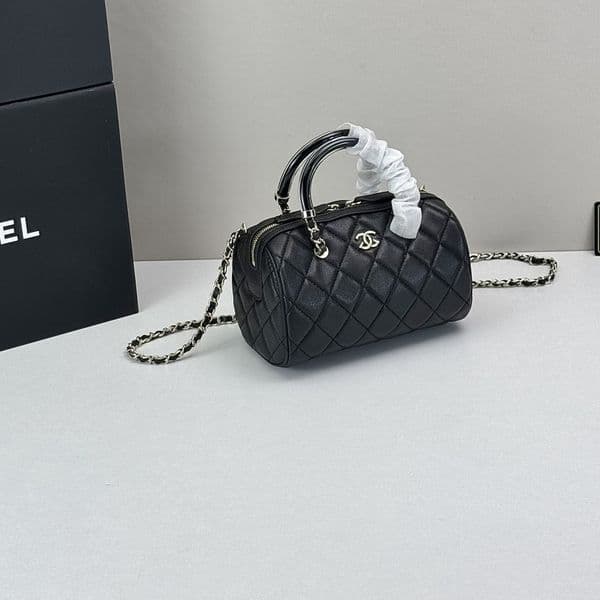 designer Bag 2 size Classic Shoulder Bags white flower Zipper Closure Boston Leather handbag Mini Handbag designer Bag 2025 new style bag.