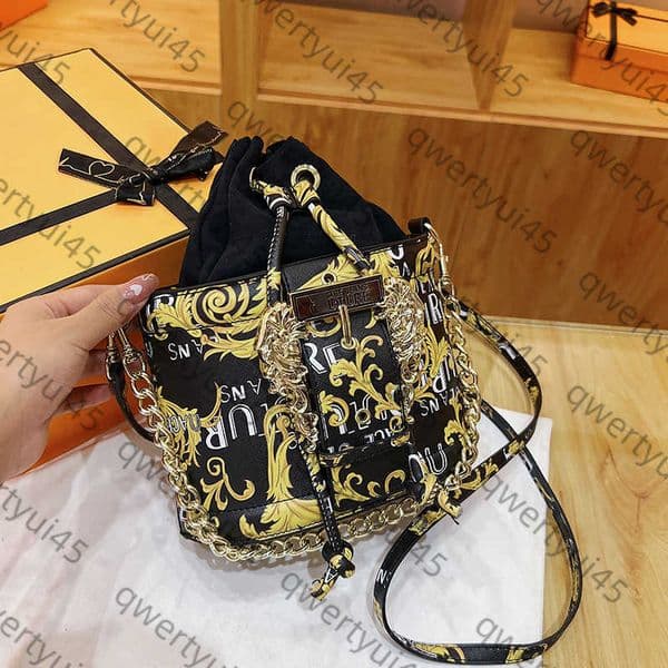 Unique Niche Forest Style Small Crossbody Bag for Women New Casual Versatile Feel Trendy Bucket Crossbody Bag H251010