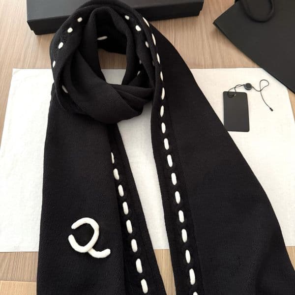 Designer scarf luxury women wool cashmere scarf thick shawl Long Versatile Headband Elegant embroidery Winter must have comfortable wear