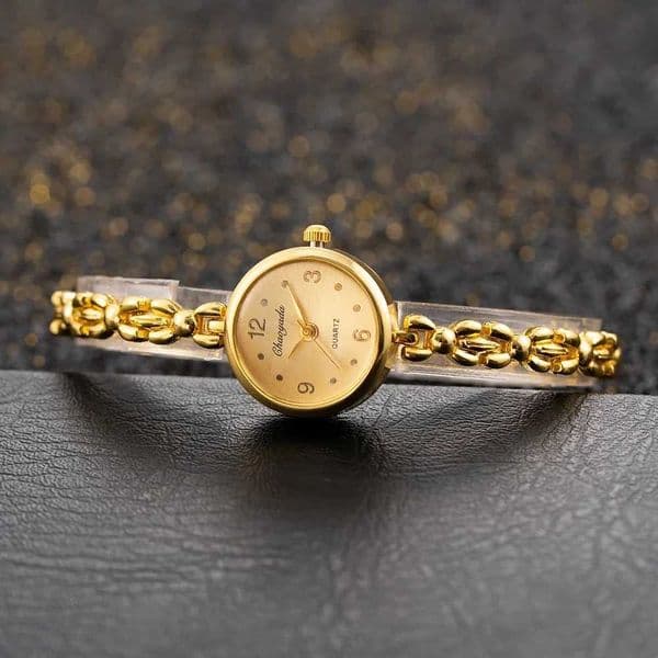 Vintage Gold Ladies Bracelet Watches Elegant Small Dial Quartz Wristwatch for Woman Fashion Simple Women Watch relogio feminino Y251011
